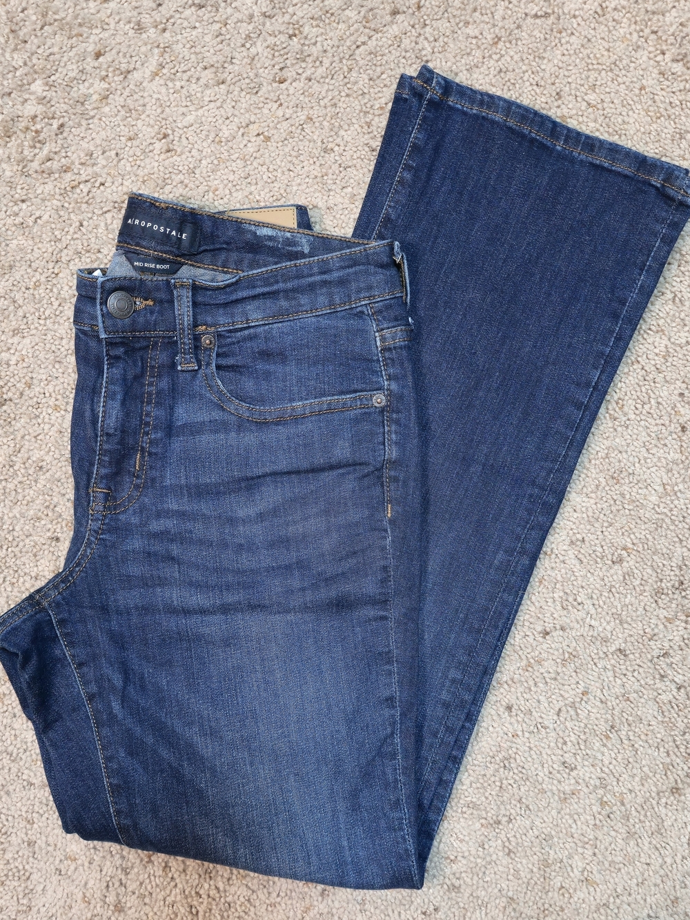 Aeropostale - Mid Rise Bootcut - Dark Wash - Size 6R **Excellent Condition**